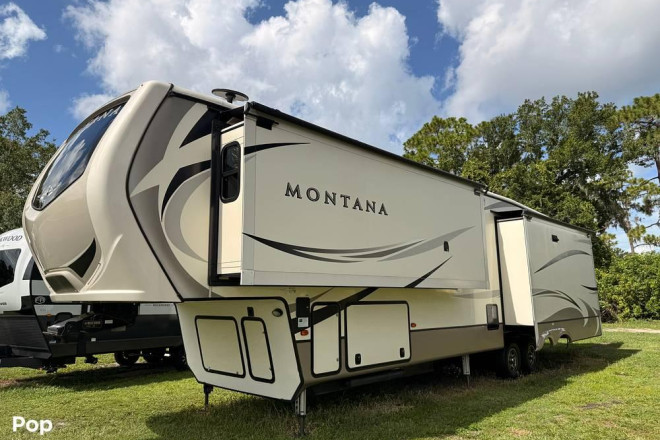 2018 Montana 3811MS