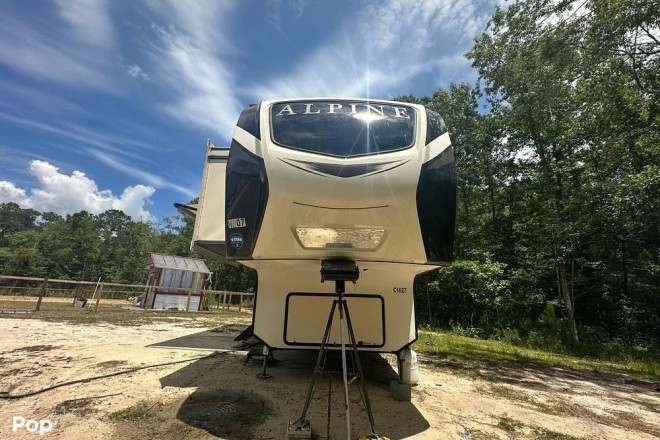 2018 Alpine 3800FK