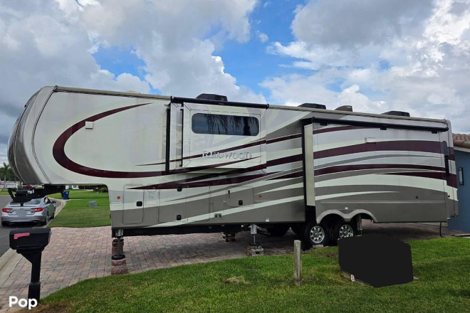2016 Redwood 3901 MB