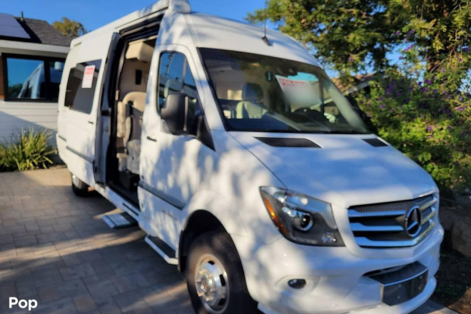 2018 Interstate Lounge EXT 4X4