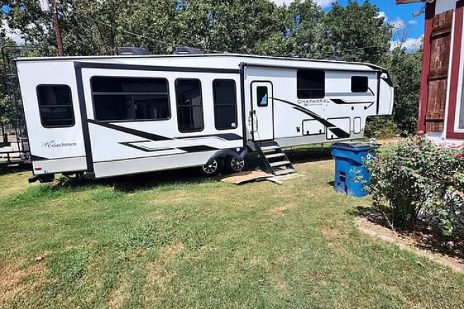 2023 Chaparral 393MBX