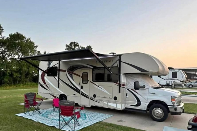 2018 Chateau 28Z