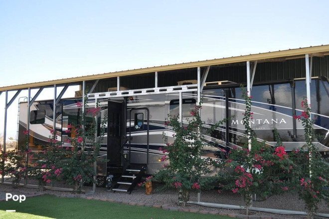 2024 Montana Legacy Edition 3901RK