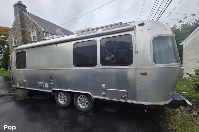 2022 Flying Cloud 25FB Twin