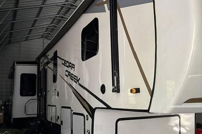 2021 Cedar Creek 377BH