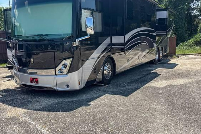 2023 Tuscany 45BX Freightliner
