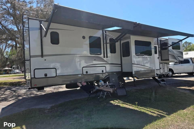 2024 Montana 3761FL