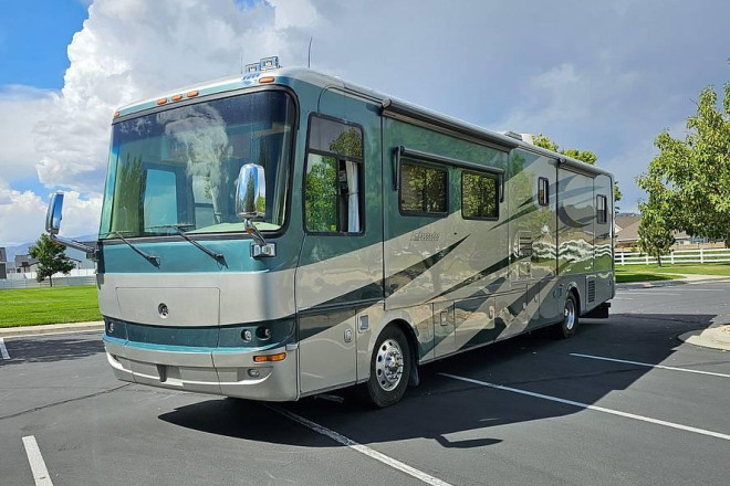 2006 Ambassador M-40PLQ-330hp
