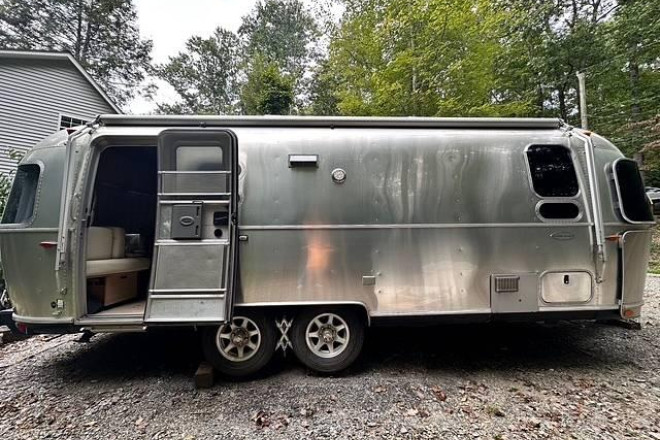 2019 Flying Cloud 25FB Queen