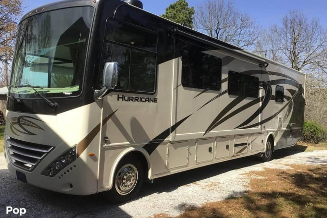 2020 Hurricane 35M