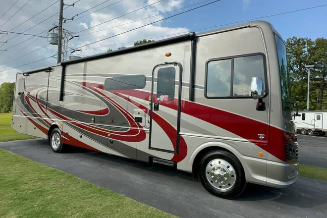 2023 Bounder 36F
