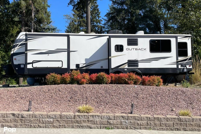 2021 Outback 330RL