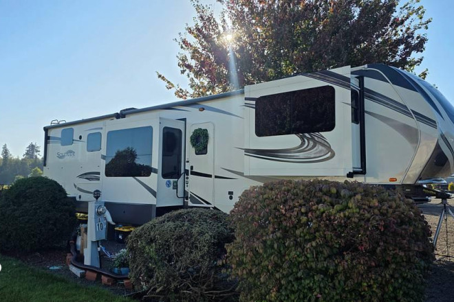 2019 Solitude 380FL