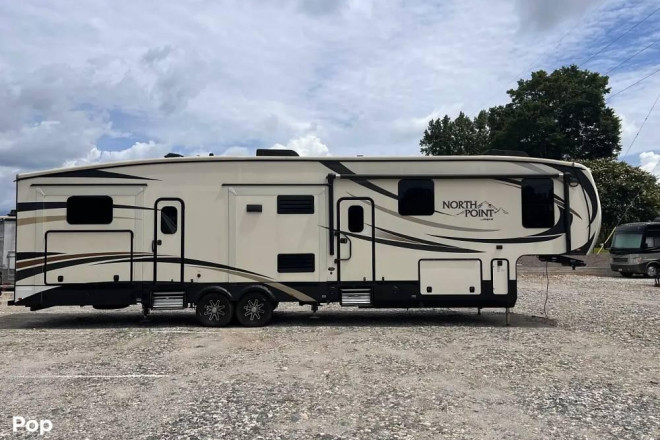 2017 North Point 375BHFS