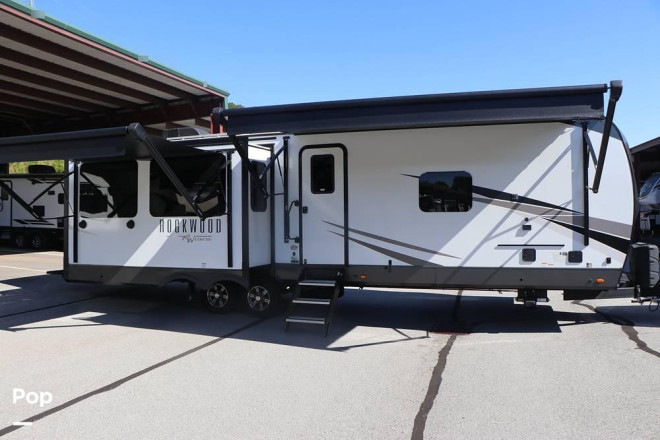 2023 Rockwood Signature Series M-8337RL