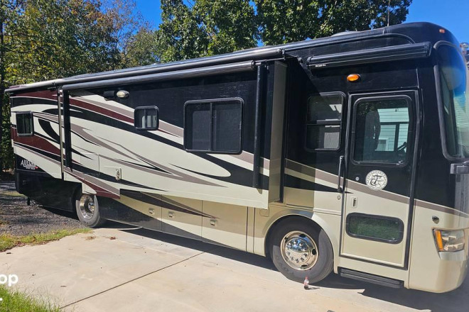 2011 Allegro Red 34QFA