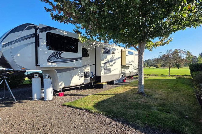 2019 Solitude 380FL