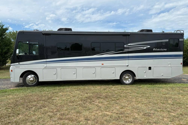 2022 Adventurer 35F