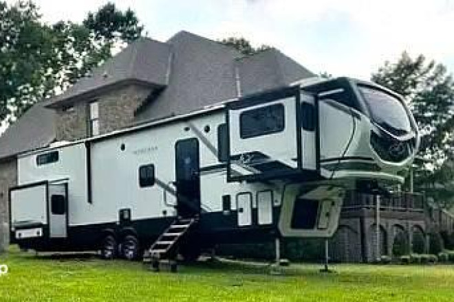 2024 Montana High Country 377FL