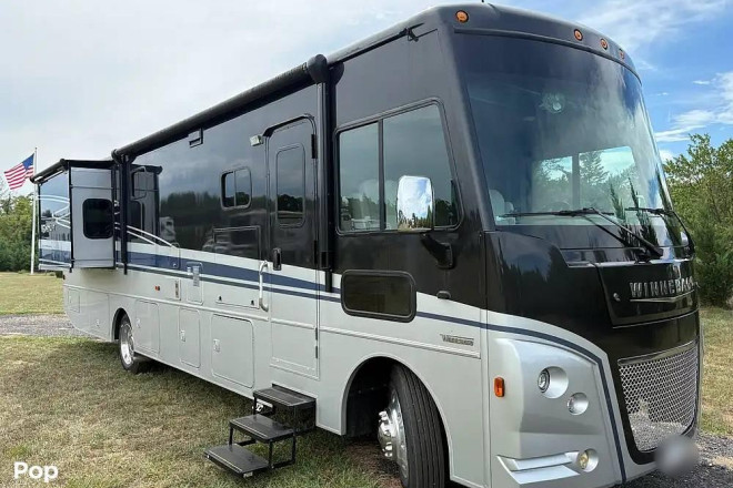 2022 Adventurer 35F