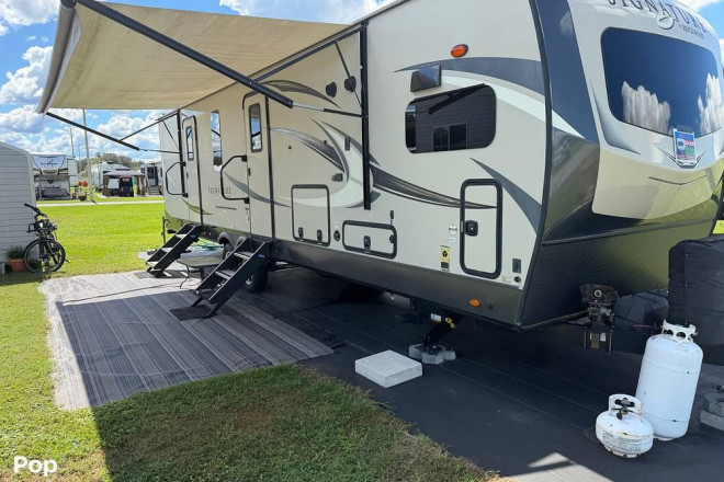 2020 Signature 8335SB