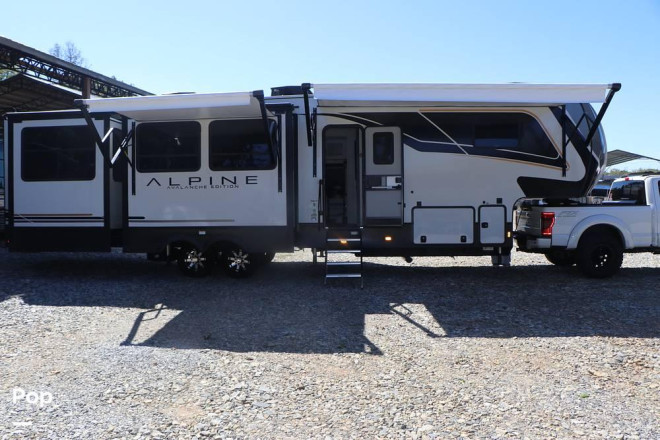 2025 Avalanche 366LS