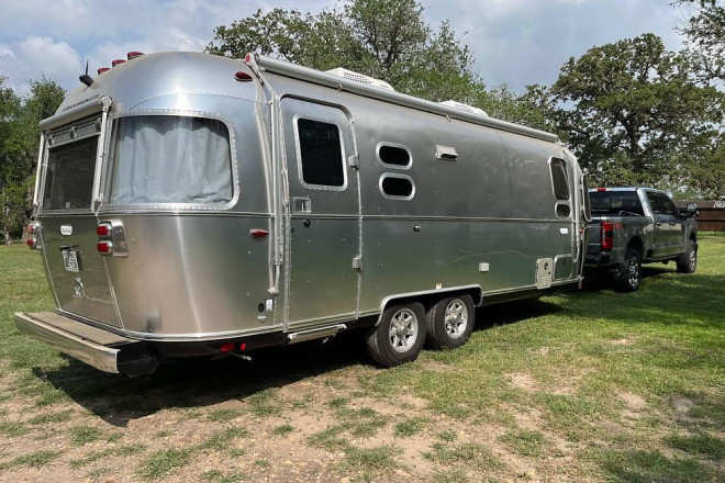 2022 Flying Cloud 25FB Twin