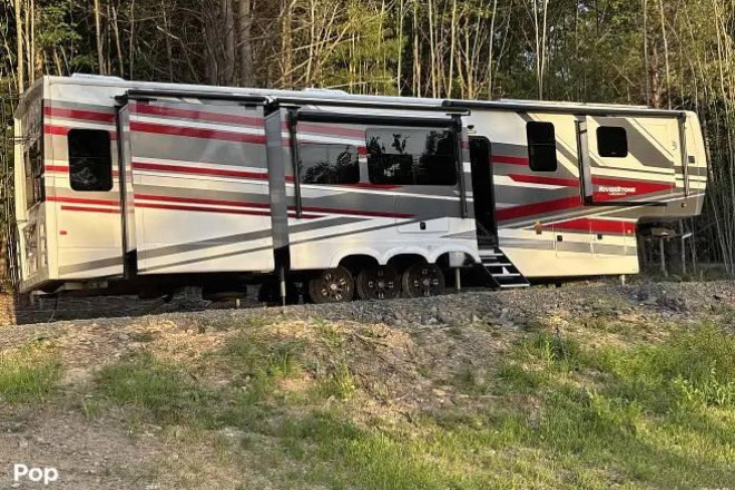 2025 Riverstone Legacy 442MC