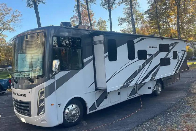2023 Hurricane 34J