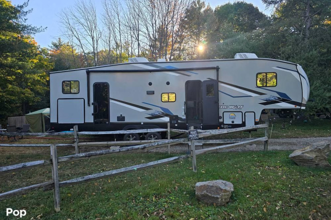 2023 Cherokee artic wolf 321bh