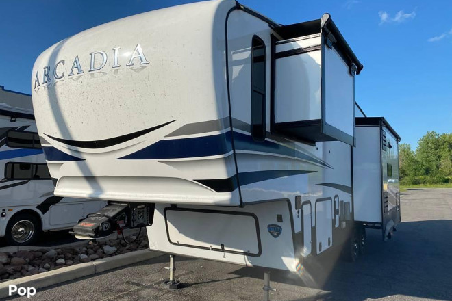 2022 Arcadia 3250RL