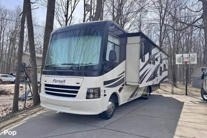 2019 Pursuit 31BHP