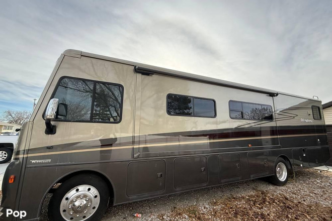 2022 Adventurer 35F