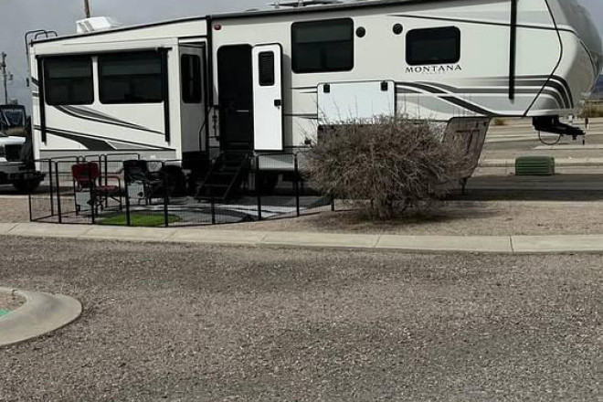 2022 Montana 3231CK