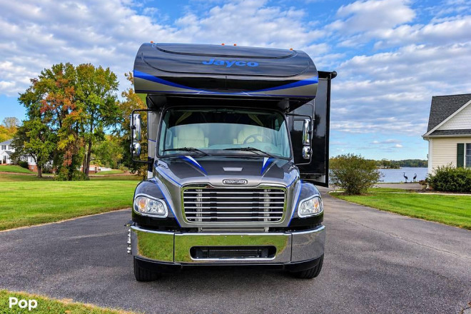 2018 Seneca 37HJ