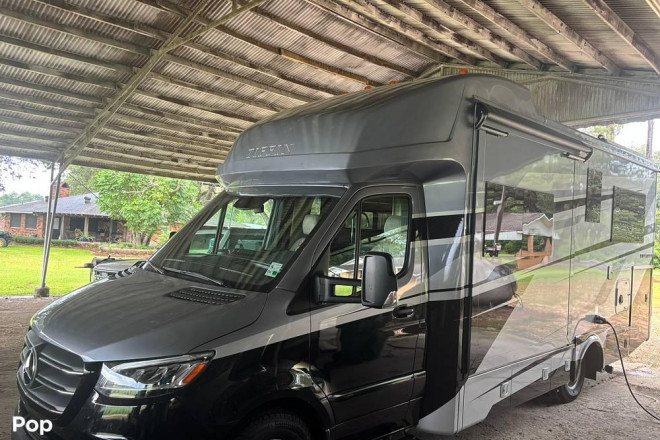 2025 Wayfarer 25XLW