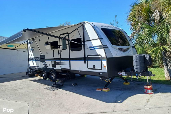 2018 White Hawk 23MRB
