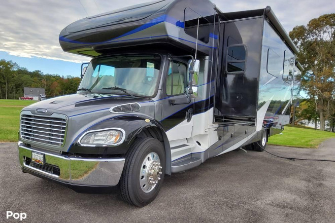 2018 Seneca 37HJ