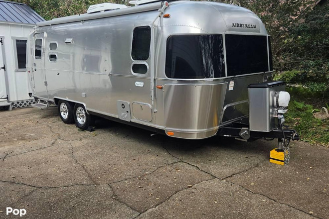 2022 Flying Cloud 25FB Twin