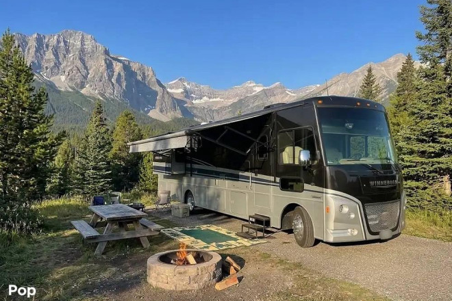 2022 Adventurer 35F