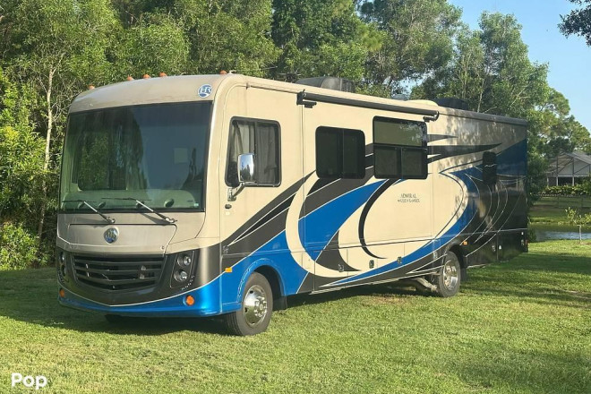2017 Admiral 31W
