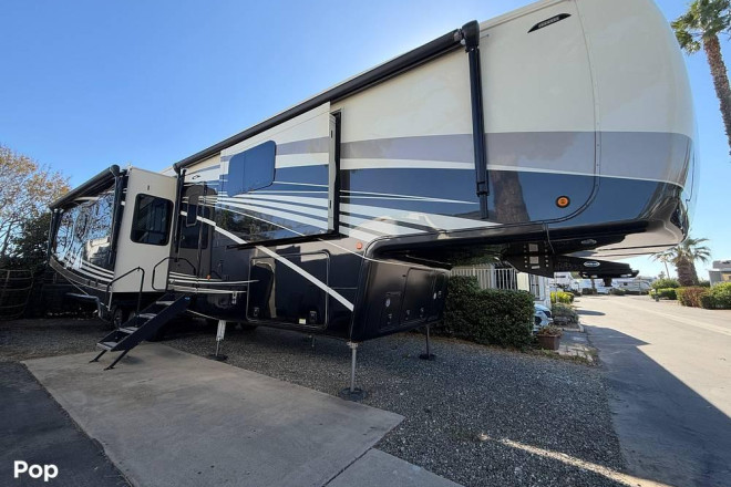 2021 Mobile Suites 44 Houston