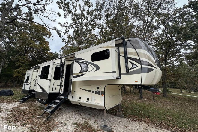 2019 North Point 383 FLWS