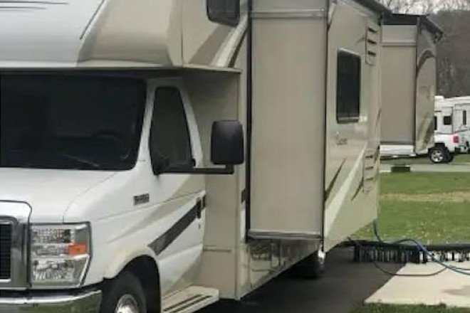 2017 Leprechaun 260DS