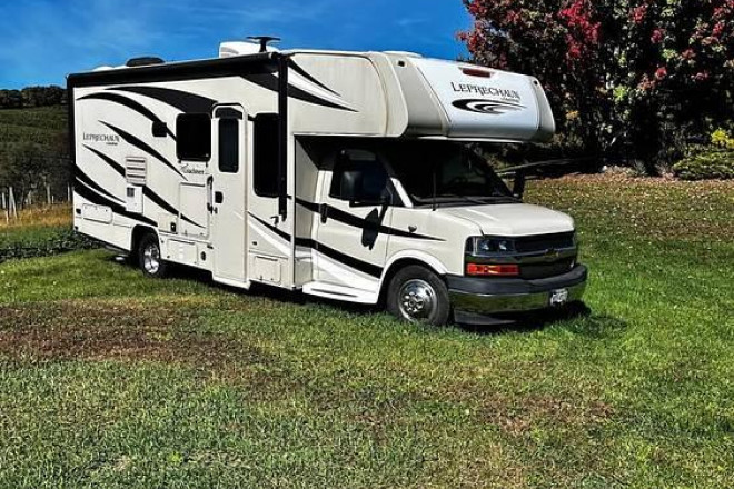 2018 Leprechaun 240FS