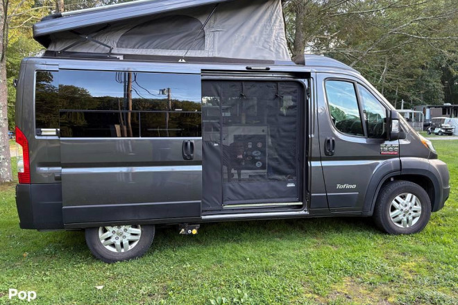 2021 Pleasure Way Tofino Pro Master