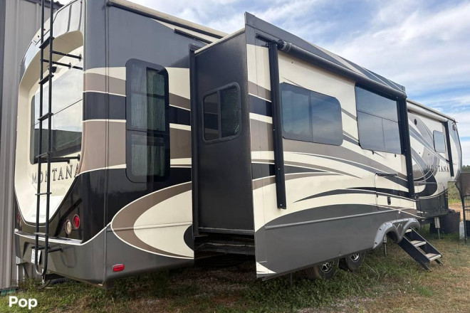 2018 Montana Legacy Edition 3721RL