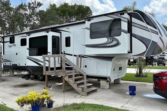 2023 Solitude 380FL