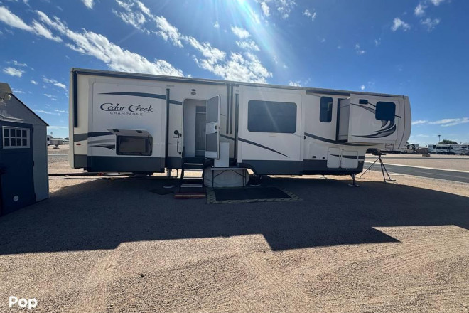 2020 Cedar Creek Champagne 38EFK
